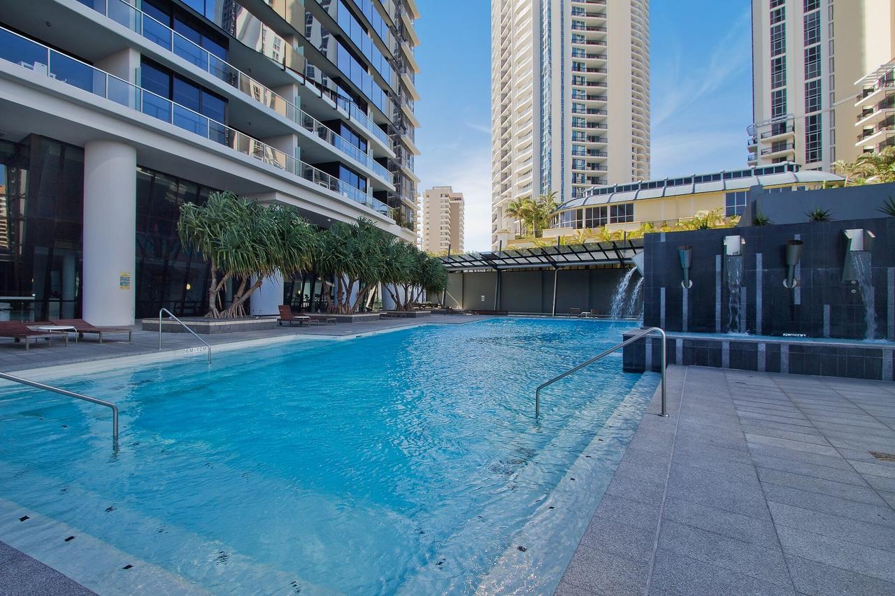 Circle On Cavill, Apartments And Sub Penthouses - We Accommodate Gold Coast Exterior photo